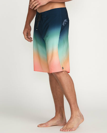 Fluid Pro Performance 21" Boardshorts - Multi | Billabong