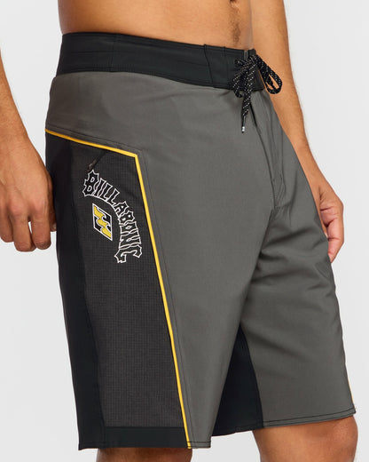 Straddie Pro Performance 20" Boardshorts - Pewter | Billabong