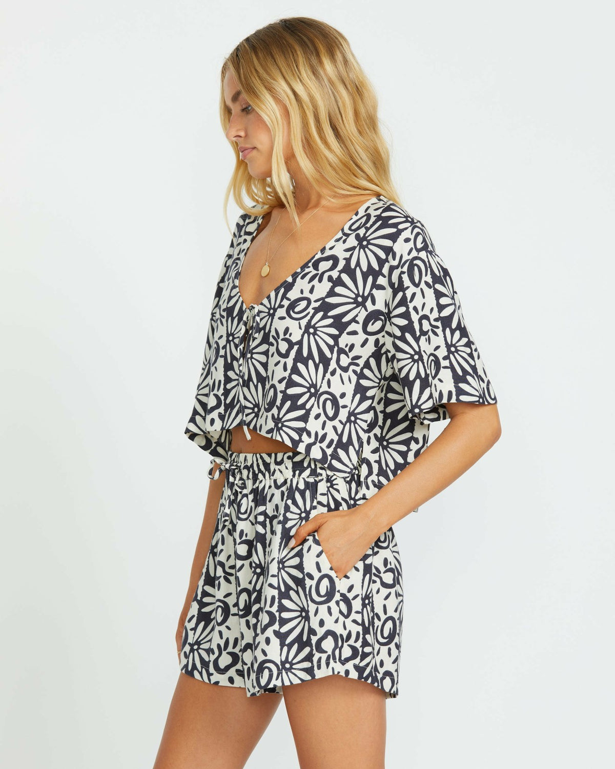 Sunflower Shorts - Black Sands | Billabong